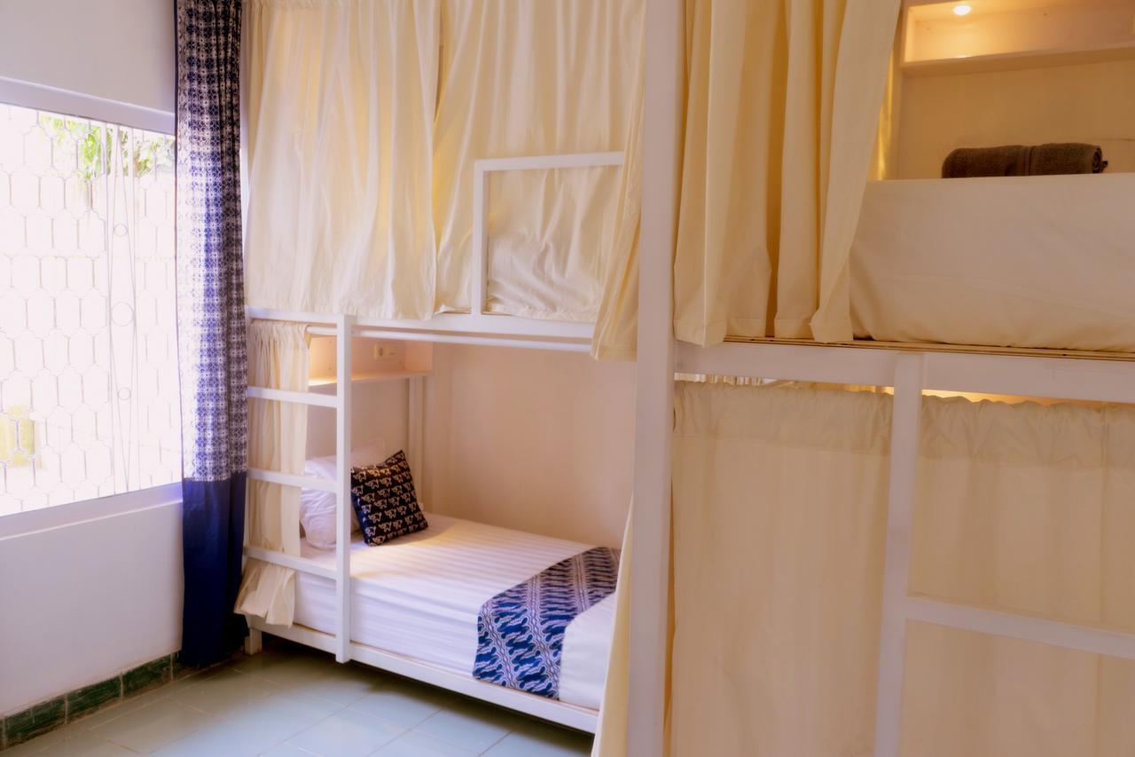 Pondok Sare Albergue Yogyakarta Exterior foto