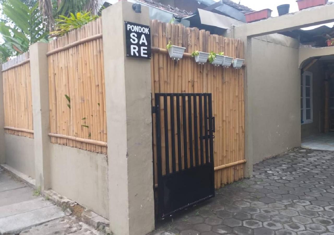 Pondok Sare Albergue Yogyakarta Exterior foto